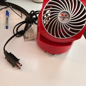 Vornado Personal Desktop Fan Air Circulator Red 2 Speed Model V6 Flippi, $13
